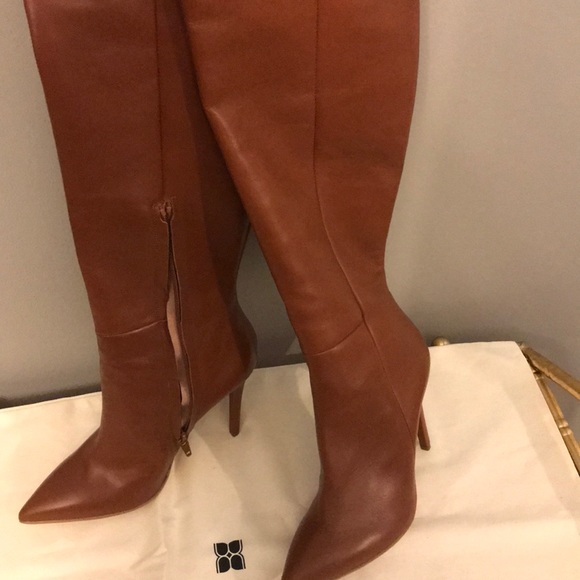 BCBGMAXARIA OVER THE KNEE/ THIGH LEATHER BOOTS - Picture 4 of 8